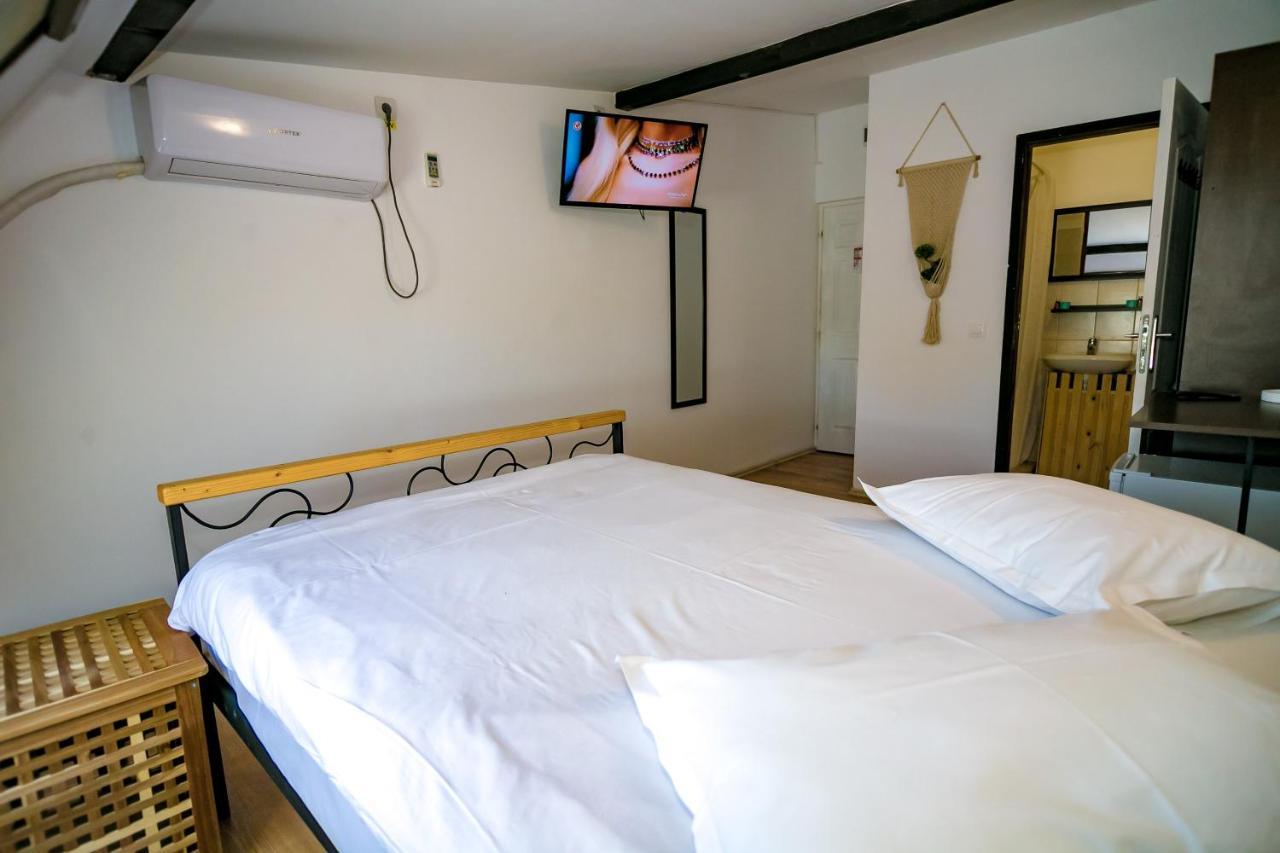 Neata Hotel *
